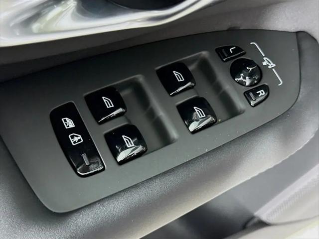 2026 Volvo XC90 Plus, B6 AWD Gas (mild hybrid), Gasoline, Bright, 7 Seats