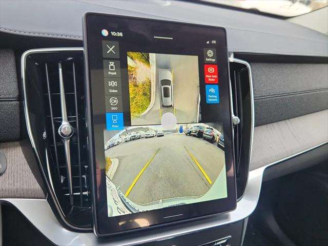 2026 Volvo XC90 Ultra, B6 AWD Gas (mild hybrid), Gasoline, Bright, 7 Seats
