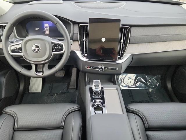2026 Volvo XC90 Ultra, B6 AWD Gas (mild hybrid), Gasoline, Bright, 7 Seats