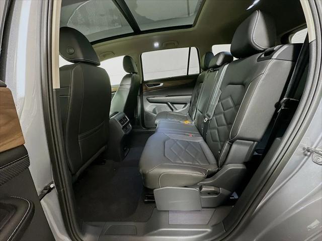 2026 Volkswagen Atlas SE with Technology