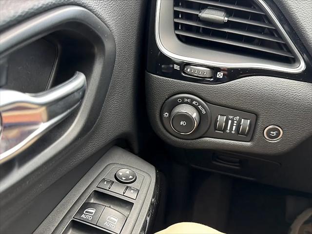 2023 Jeep Cherokee Altitude Lux 4x4