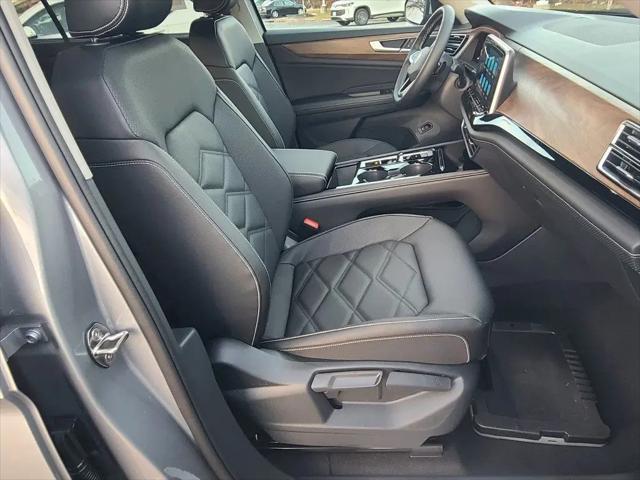 2026 Volkswagen Atlas SE with Technology