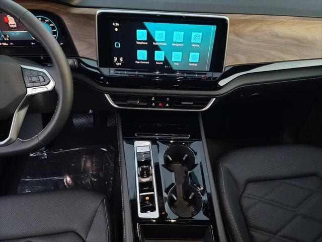 2026 Volkswagen Atlas SE with Technology