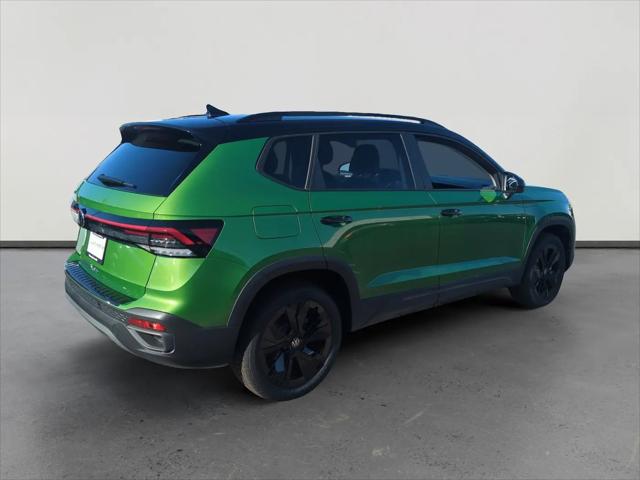 2026 Volkswagen Taos SE Black