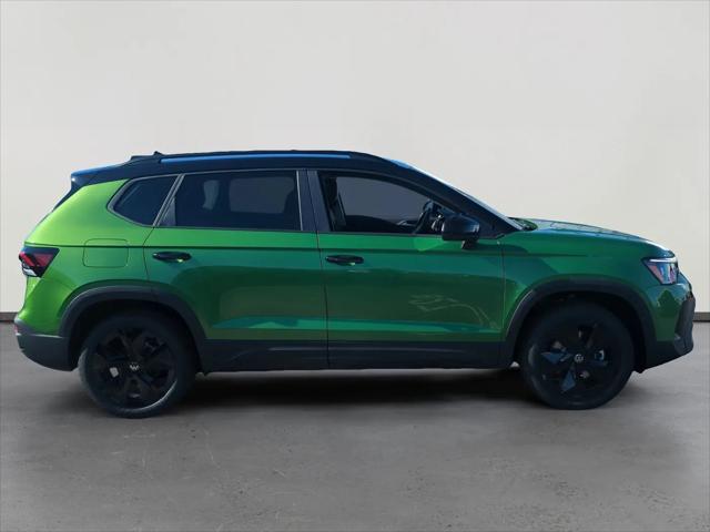 2026 Volkswagen Taos SE Black