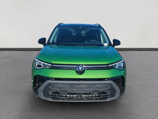 2026 Volkswagen Taos SE Black