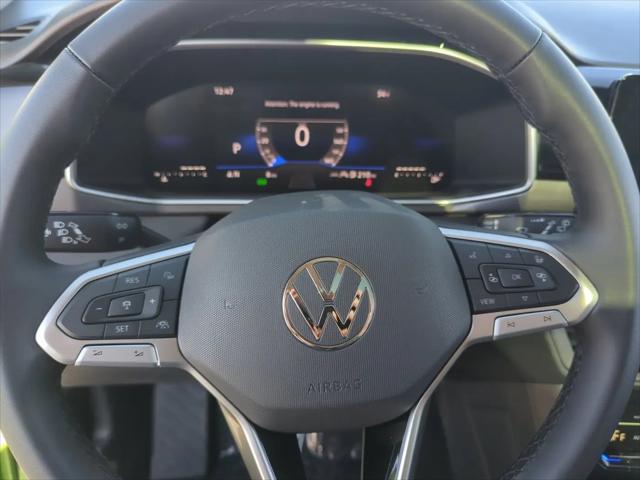 2026 Volkswagen Taos SE Black