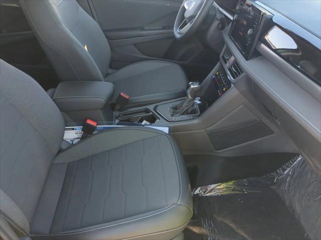 2026 Volkswagen Taos SE Black