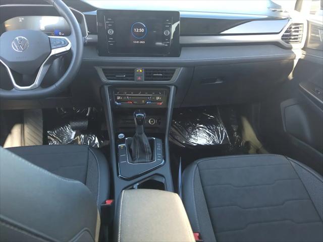 2026 Volkswagen Taos SE Black