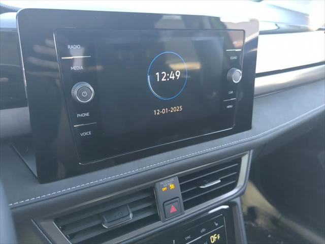 2026 Volkswagen Taos SE Black
