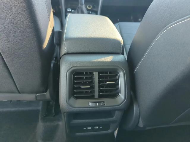 2026 Volkswagen Taos SE Black