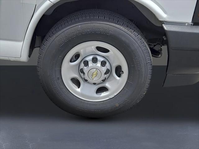 2025 Chevrolet Express Cargo Van RWD 2500 Regular Wheelbase WT