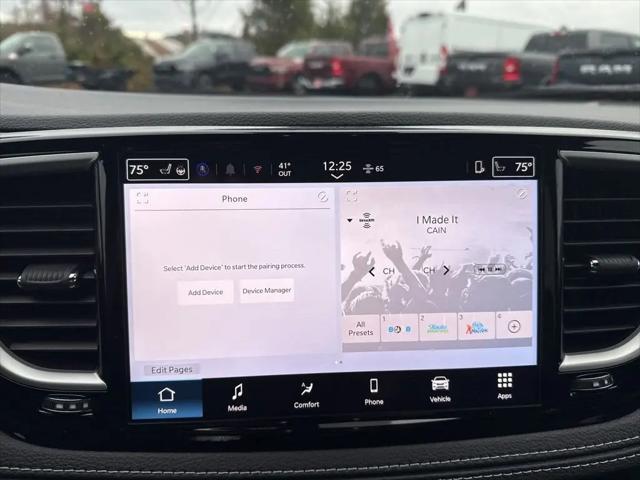 2026 Chrysler Pacifica Select
