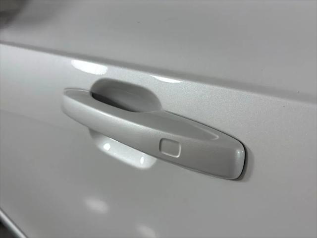 2026 Volvo XC90 Plus, B6 AWD Gas (mild hybrid), Gasoline, Bright, 7 Seats