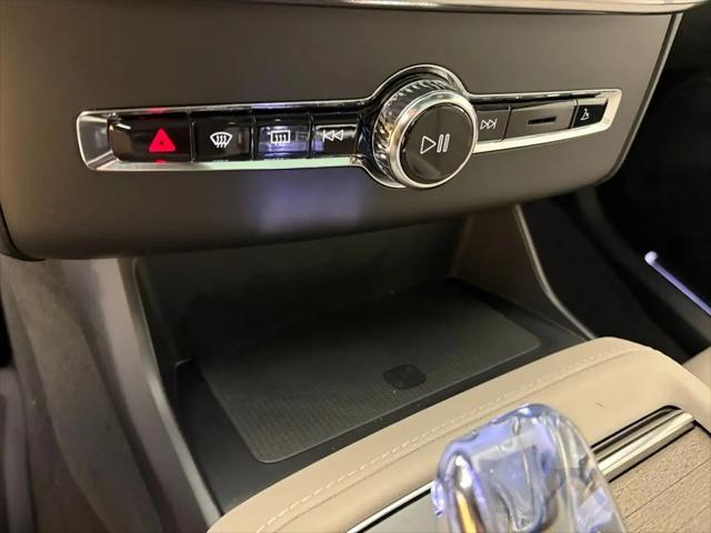 2026 Volvo XC90 Plus, B6 AWD Gas (mild hybrid), Gasoline, Bright, 7 Seats