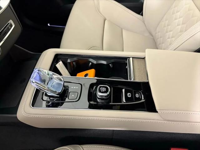 2026 Volvo XC90 Plus, B6 AWD Gas (mild hybrid), Gasoline, Bright, 7 Seats