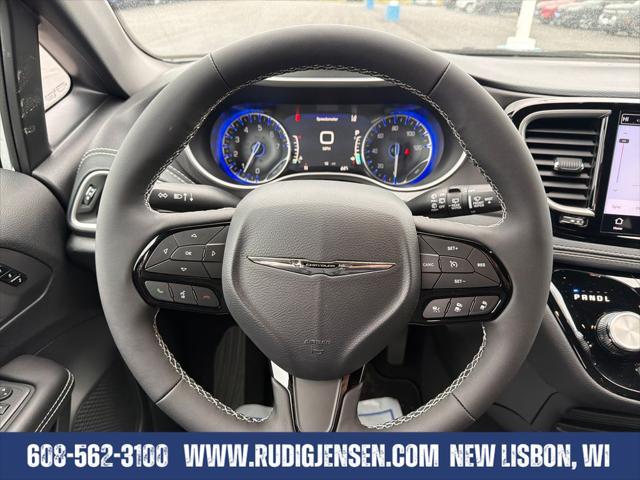 2026 Chrysler Pacifica Select AWD
