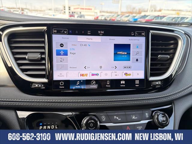 2026 Chrysler Pacifica Select AWD