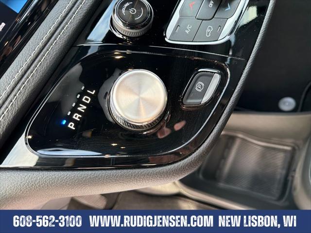 2026 Chrysler Pacifica Select AWD