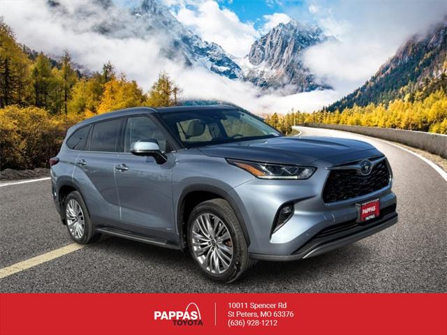 2023 Toyota Highlander Platinum's photo