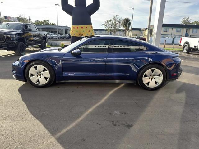 2022 Porsche Taycan 2022 Porsche Taycan