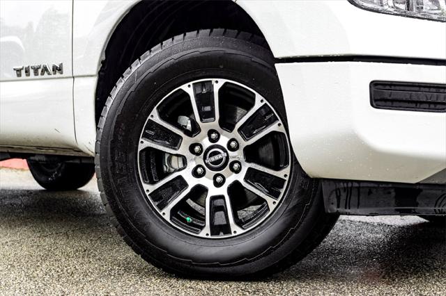 2023 Nissan TITAN Crew Cab SV 4x4