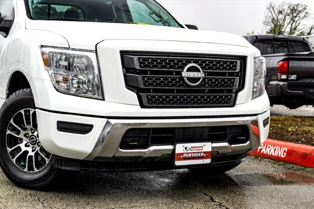 2023 Nissan TITAN Crew Cab SV 4x4