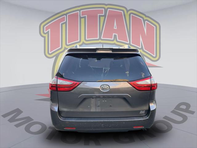 2019 Toyota Sienna XLE 7 Passenger [2]