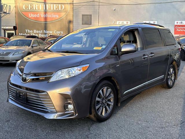2019 Toyota Sienna XLE 7 Passenger [4]