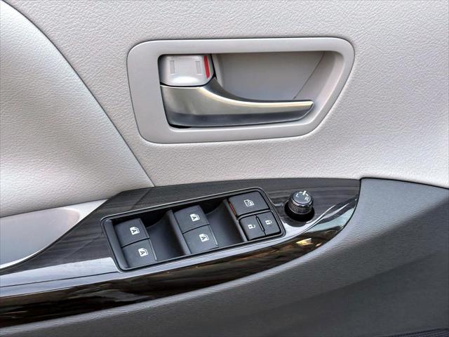 2019 Toyota Sienna XLE 7 Passenger [9]