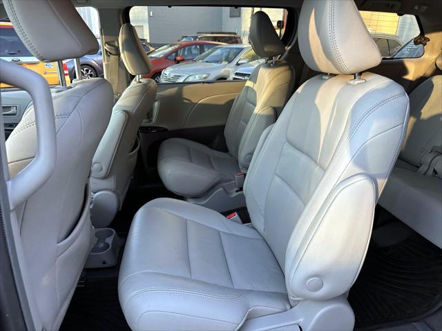 2019 Toyota Sienna XLE 7 Passenger [12]
