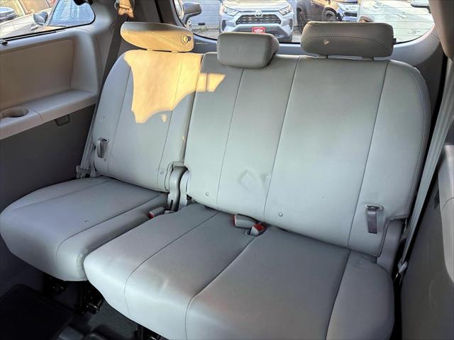 2019 Toyota Sienna XLE 7 Passenger [13]