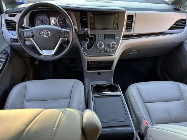 2019 Toyota Sienna XLE 7 Passenger [14]