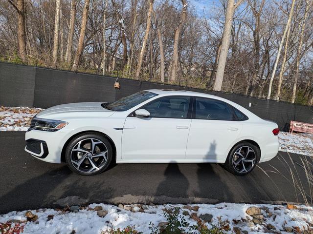 2021 Volkswagen Passat 2.0T R-Line