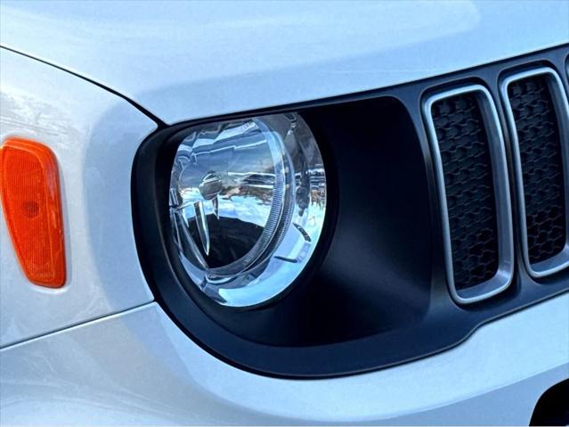 2023 Jeep Renegade Latitude 4x4 2023 Jeep Renegade Latitude 4x4