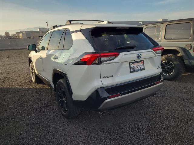 2022 Toyota RAV4 Hybrid SE