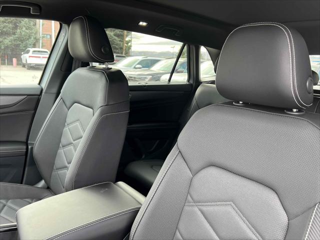 2026 Volkswagen Atlas Cross Sport SE with Technology