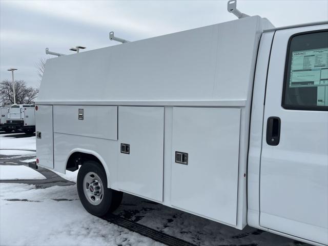 2025 GMC Savana Cutaway Work Van