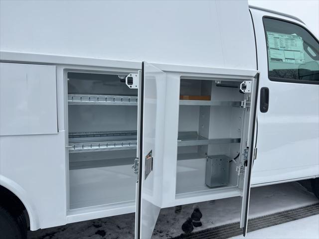 2025 GMC Savana Cutaway Work Van