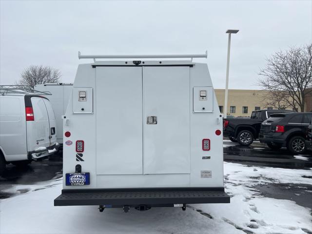 2025 GMC Savana Cutaway Work Van