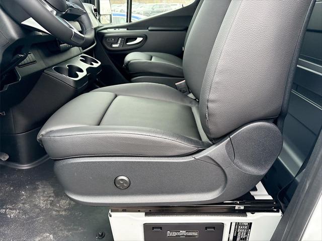 2026 Mercedes-Benz Sprinter 2500 Standard Roof 4-Cyl Diesel HO