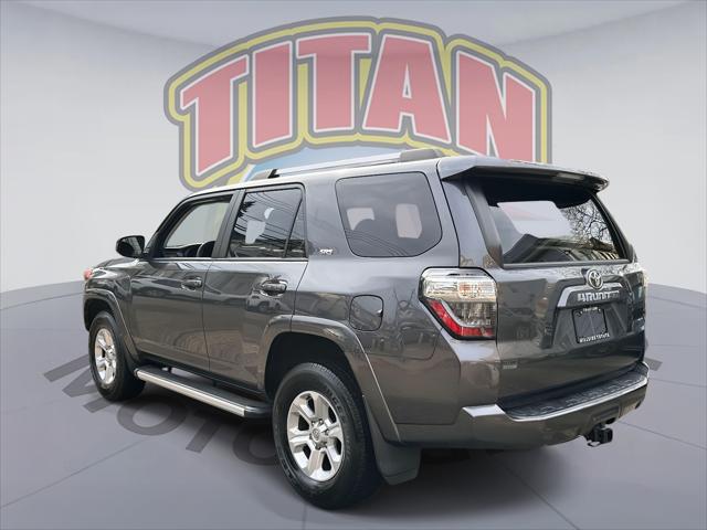 2022 Toyota 4Runner SR5 [2]