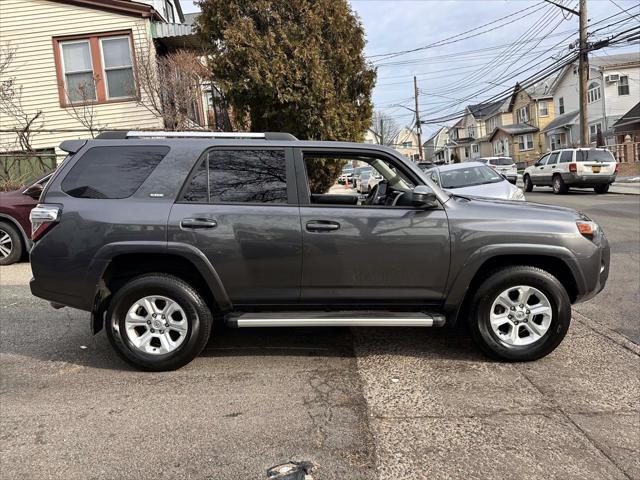 2022 Toyota 4Runner SR5 [5]