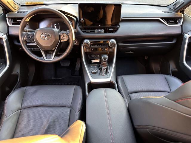 2024 Toyota RAV4 Prime XSE [17]