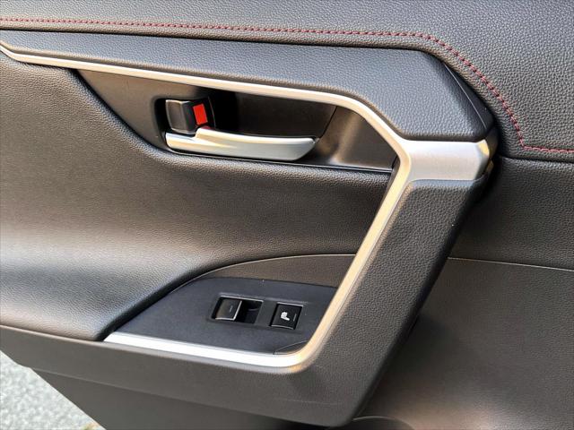 2024 Toyota RAV4 Prime XSE [21]