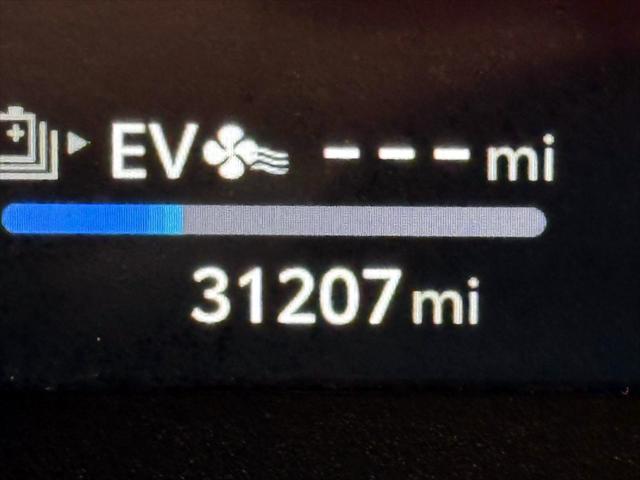 2024 Toyota RAV4 Prime XSE [28]