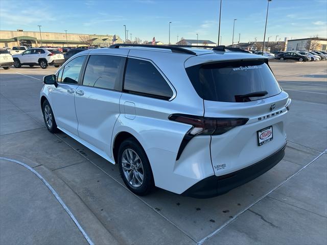 2024 Toyota Sienna XLE