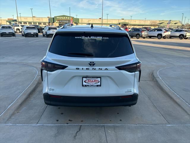 2024 Toyota Sienna XLE