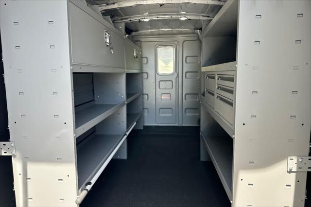 2026 Ford Transit Cargo Van T-250 148 Med Rf 9150 GVWR RWD