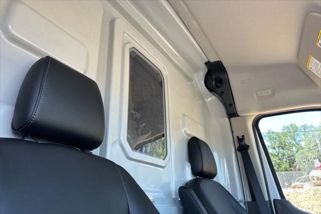 2026 Ford Transit Cargo Van T-250 148 Med Rf 9150 GVWR RWD